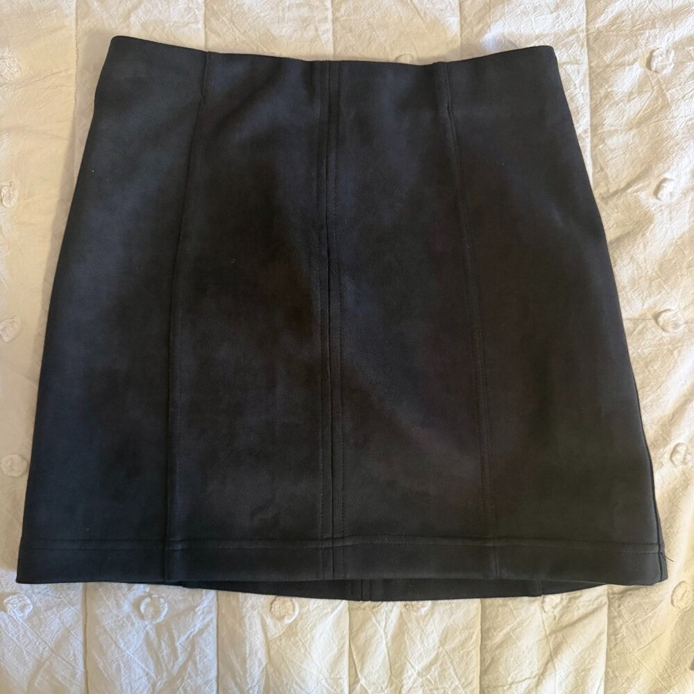 Black Altar’d State skirt with zipper